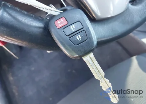 2017 Toyota Rav4 Xle z USA, uszkodzony, nr VIN 2T3WFREV3HW330854